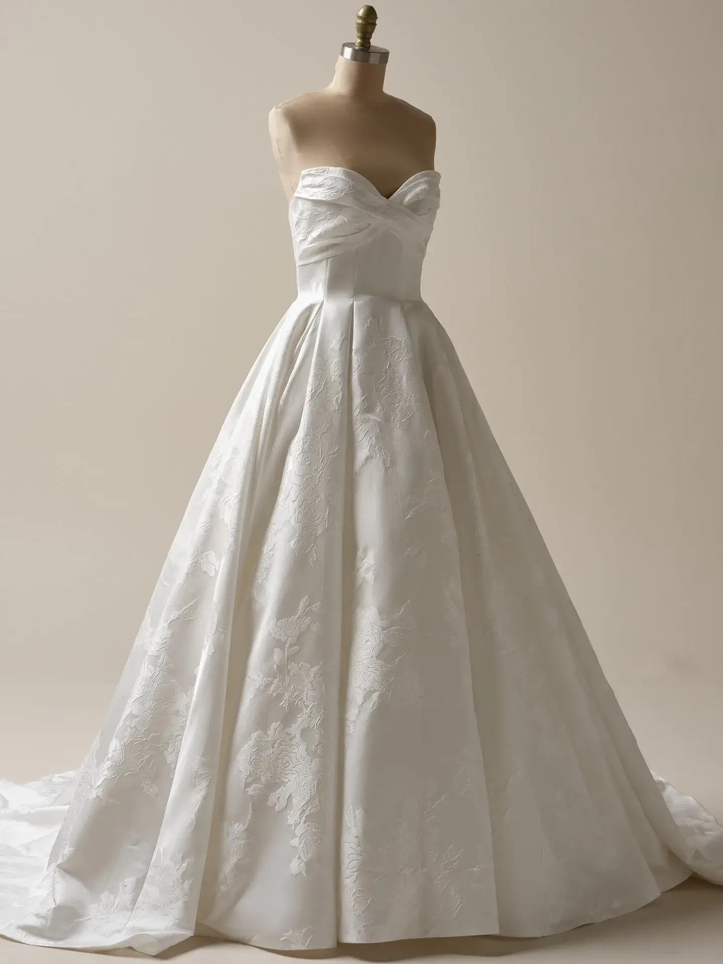 Spring into Style: Bridal Sample Sale