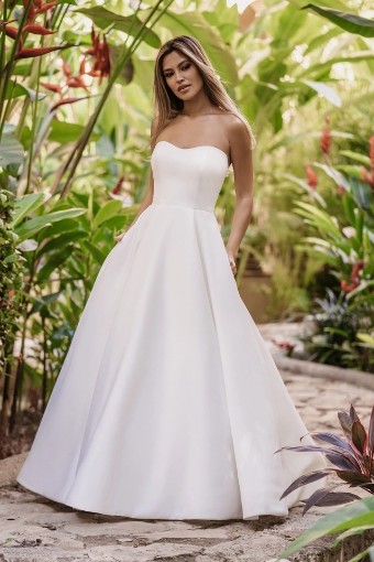 Allure Bridals Style #3563 #0 default thumbnail